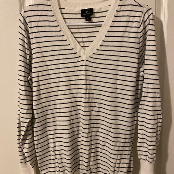 Sweater - Picture 1 of 2